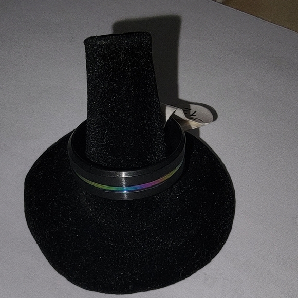 New Mens Black Ring with Rainbow Accent - Picture 1 of 3